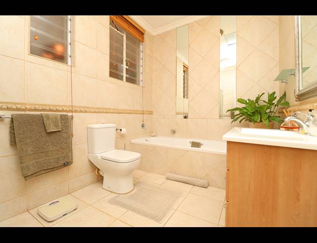 3 BEDROOM HOUSE FOR SALE IN KENSINGTON